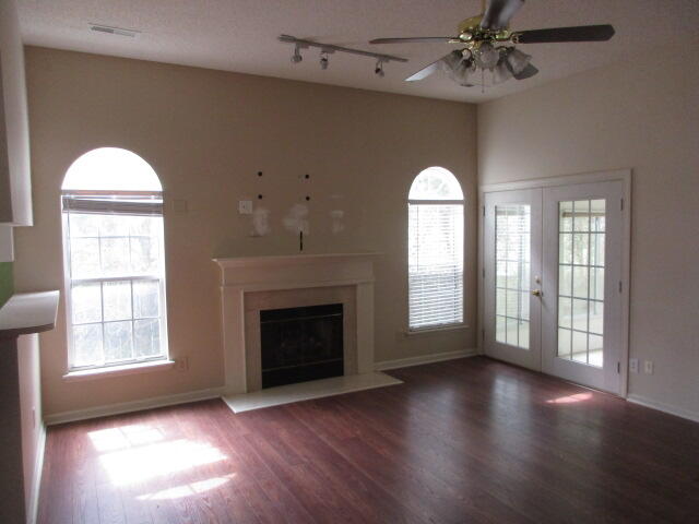321 Bertram Road Summerville, SC 29485 - Photo 2 of 7 living room