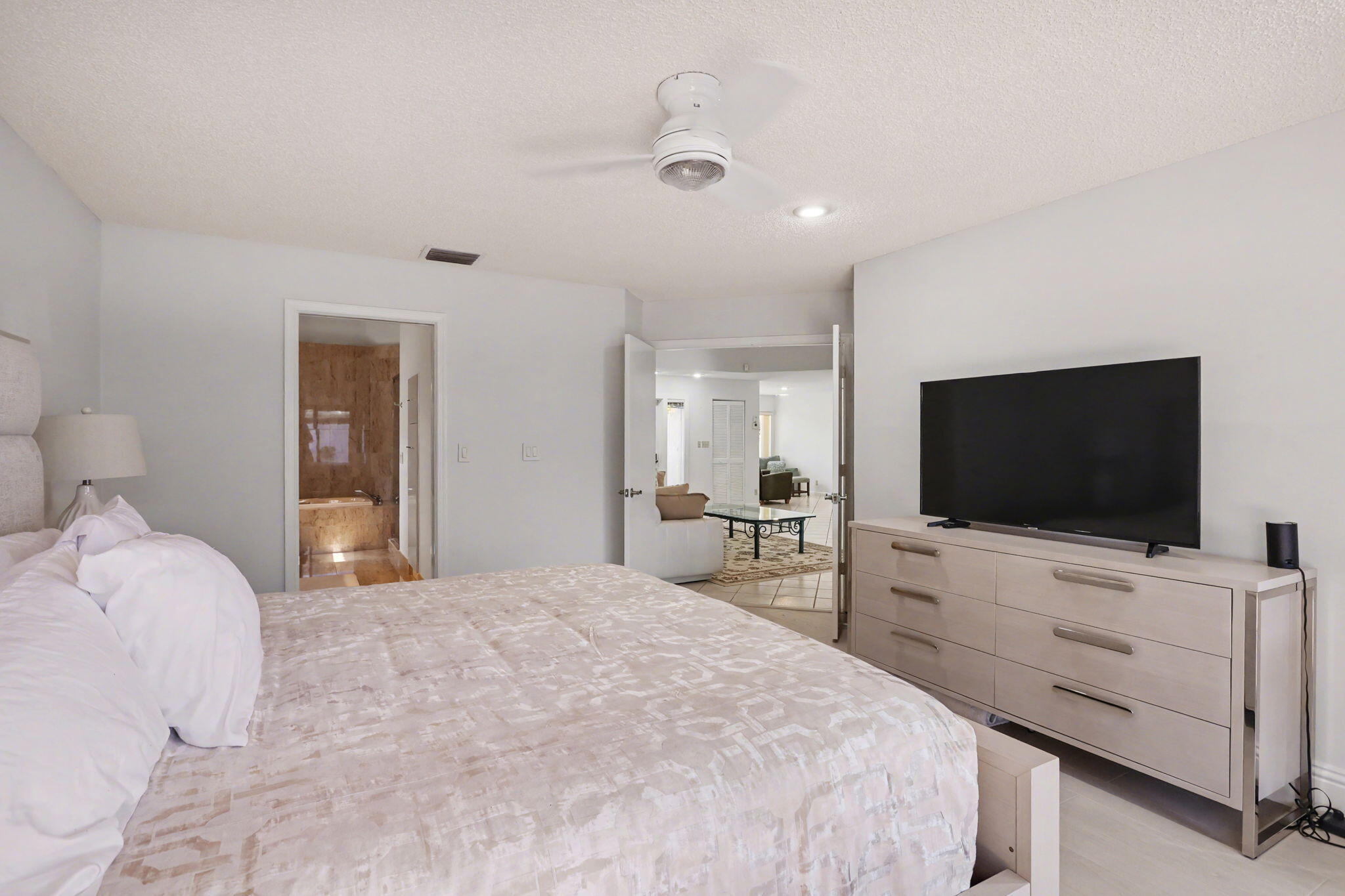 20516 Linksview Way Boca Raton, FL 33434 - Photo 11 of 47 Primary Bedroom