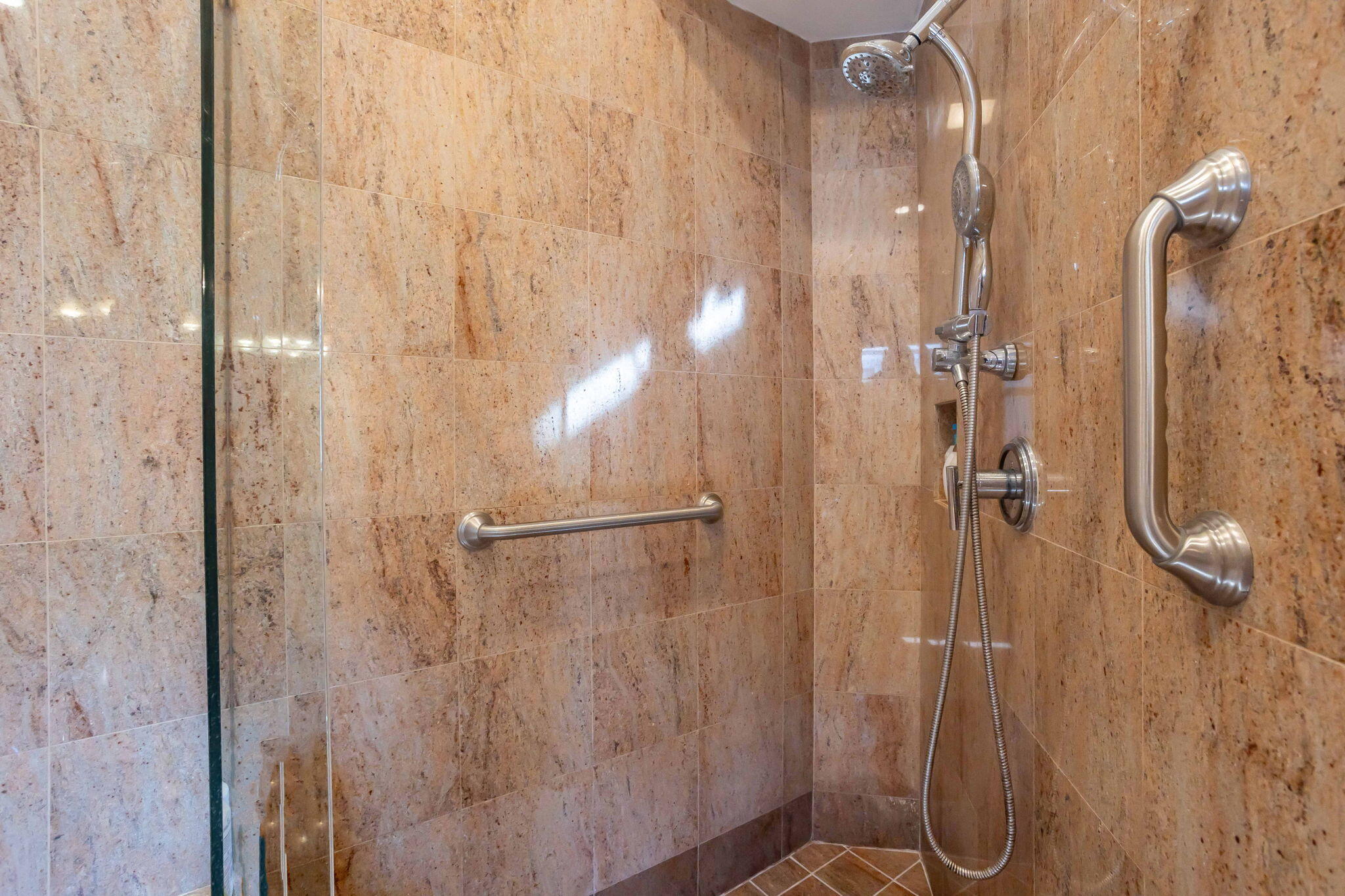 20516 Linksview Way Boca Raton, FL 33434 - Photo 13 of 47 Primary Bathroom