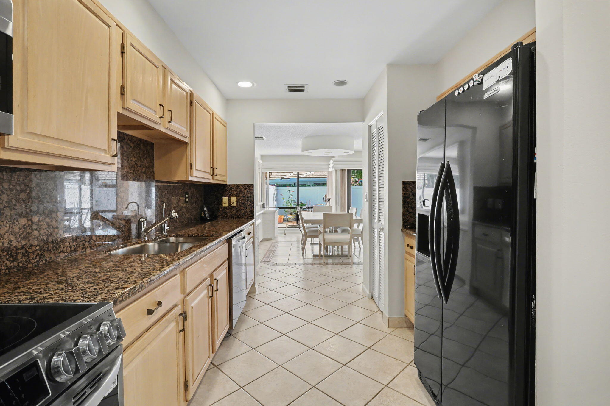 20516 Linksview Way Boca Raton, FL 33434 - Photo 20 of 47 Kitchen