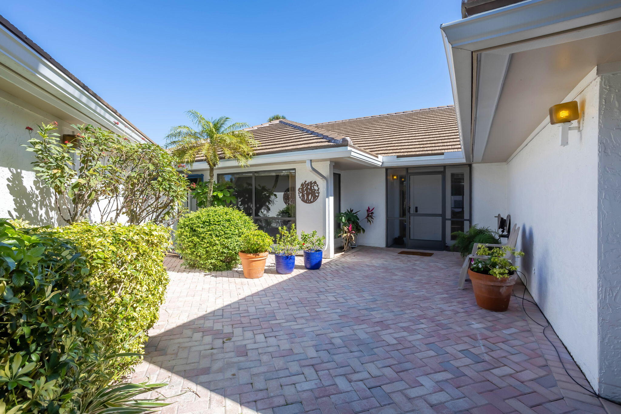 20516 Linksview Way Boca Raton, FL 33434 - Photo 5 of 47 Private Courtyard