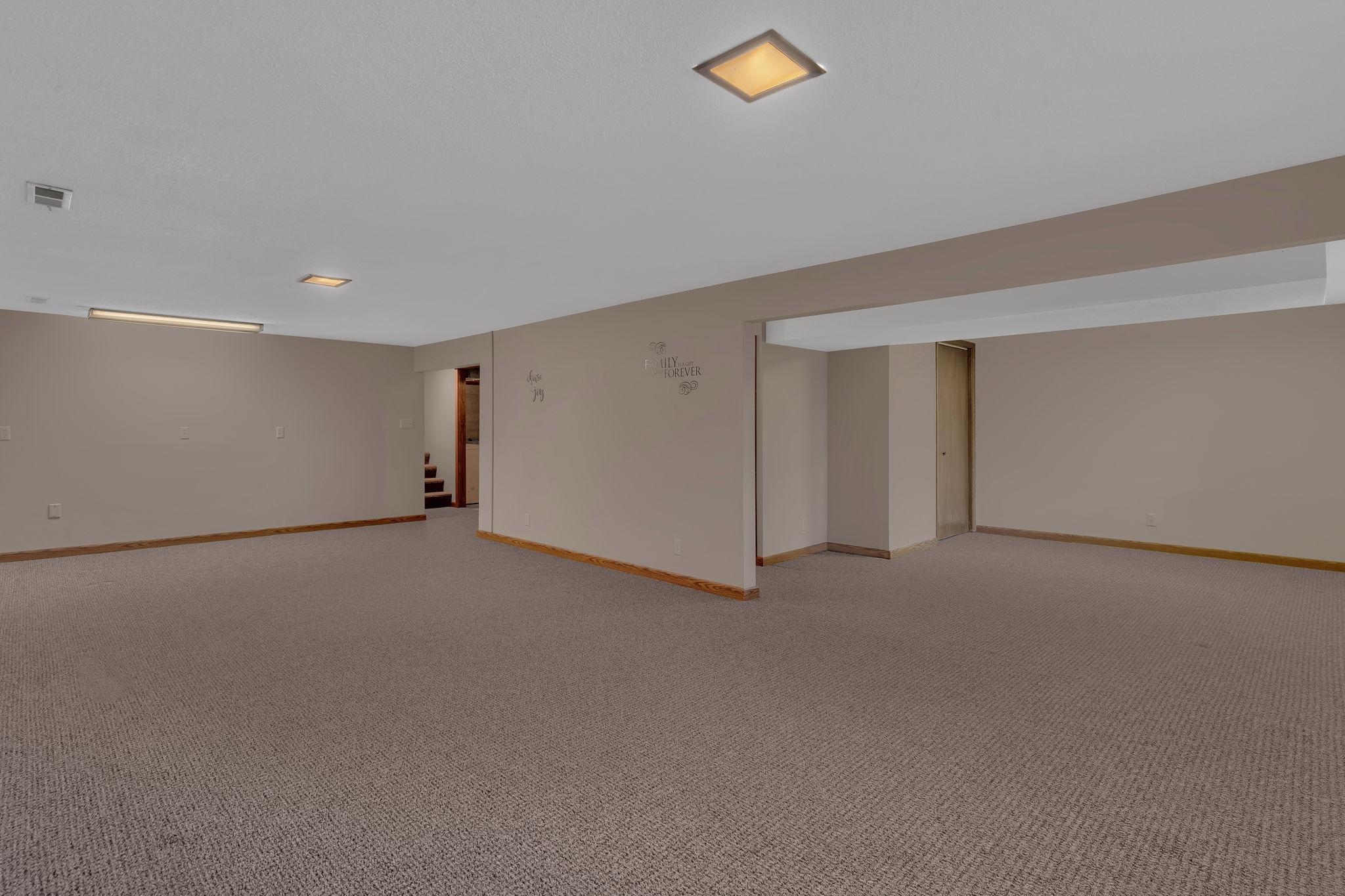 608 26th Avenue Southwest Willmar, MN 56201 - Photo 28 of 38