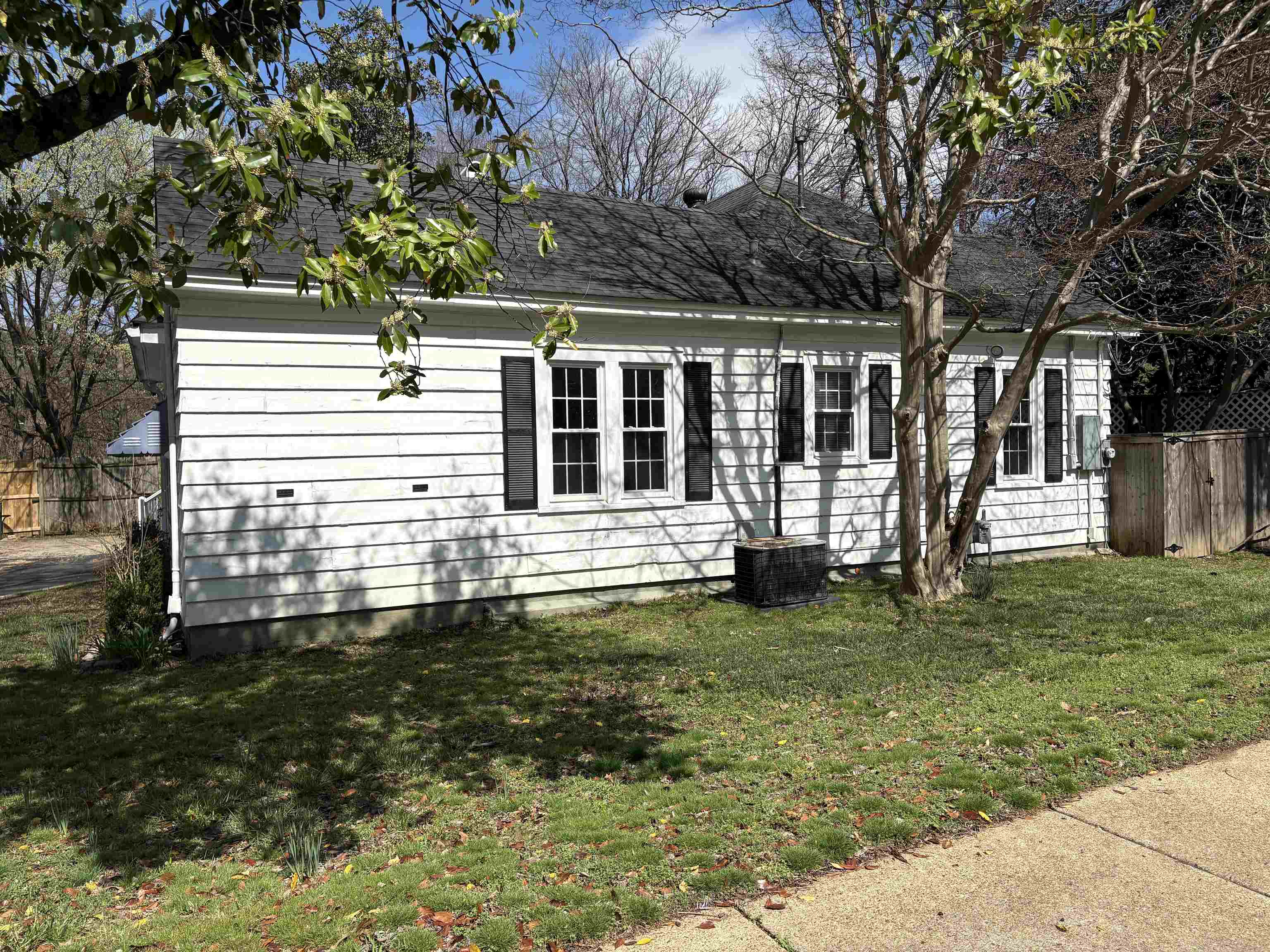 4572 Princeton Road Memphis, TN 38117 - Photo 3 of 24 View of front of home featuring roof with shingles