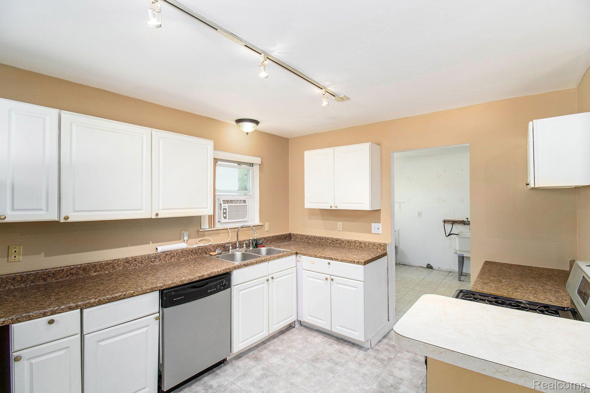 7020 Toepfer Road Warren, MI 48091 - Photo 8 of 21 Gallery Image 8