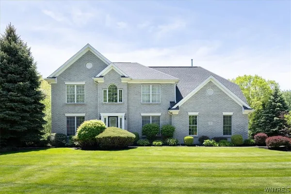 $749,900 | 32 Forrester Court, Amherst, NY 14228
