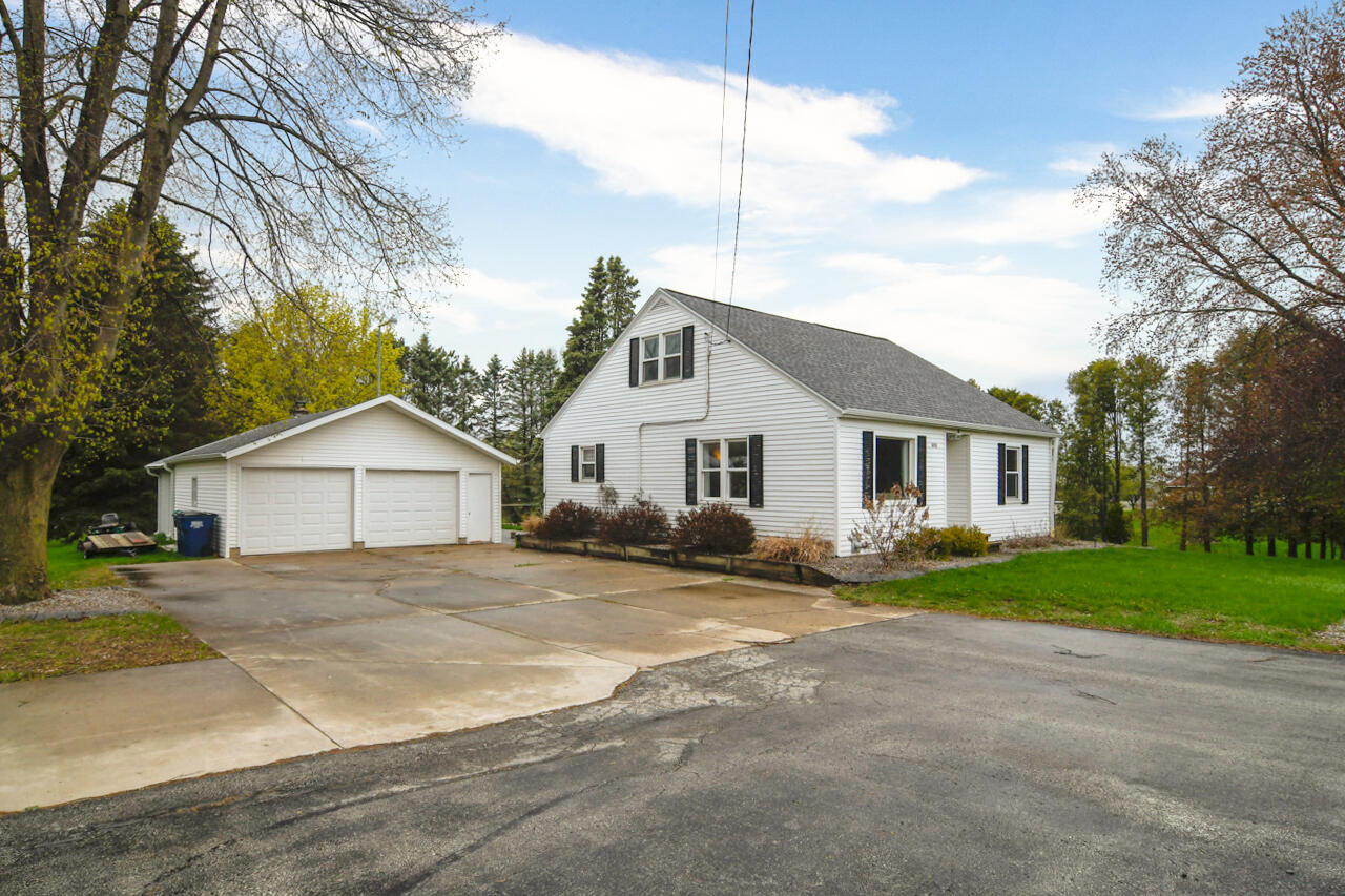 4650 Sportsman Drive, De Pere, WI 54115 Compass