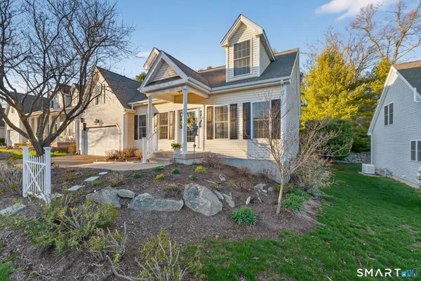 $676,000 | 3 Windward Drive, Unit 3, East Lyme, CT 06357