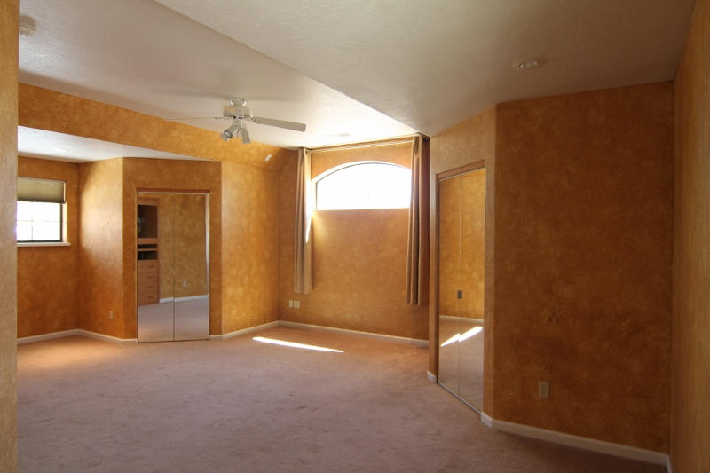 5620 East Atkinson Road Flagstaff, AZ 86004 - Photo 13 of 23 Master bedroom