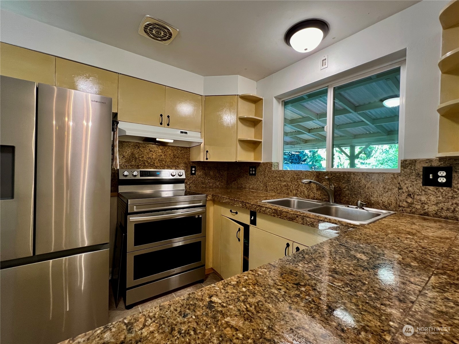 3503 Rasmussen Lane Bremerton, WA 98310 - Photo 8 of 13 Gallery Image 8