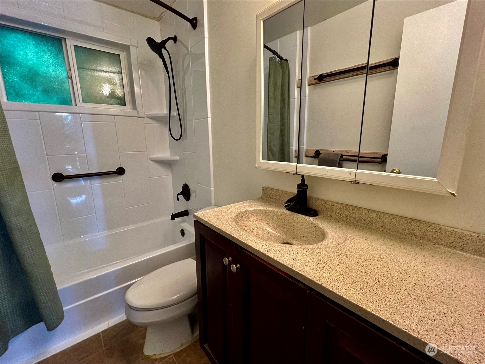 3503 Rasmussen Lane Bremerton, WA 98310 - Photo 10 of 13 Gallery Image 10