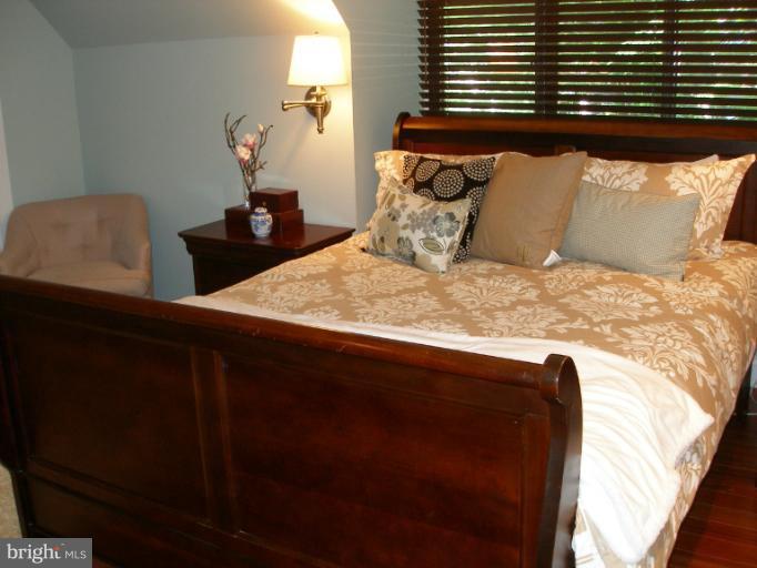 1634 Bentana Way Reston, VA 20190 - Photo 16 of 18 Bedroom (Master)
