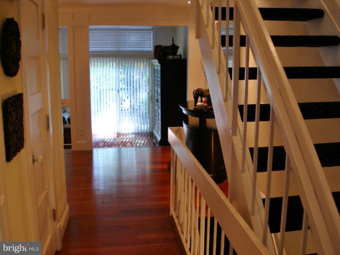 1634 Bentana Way Reston, VA 20190 - Photo 10 of 18 Foyer to Living Room