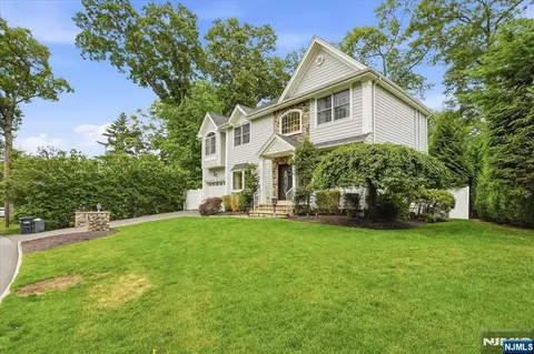 $1,150,000 | 58 Mackay Avenue, Waldwick, NJ 07463