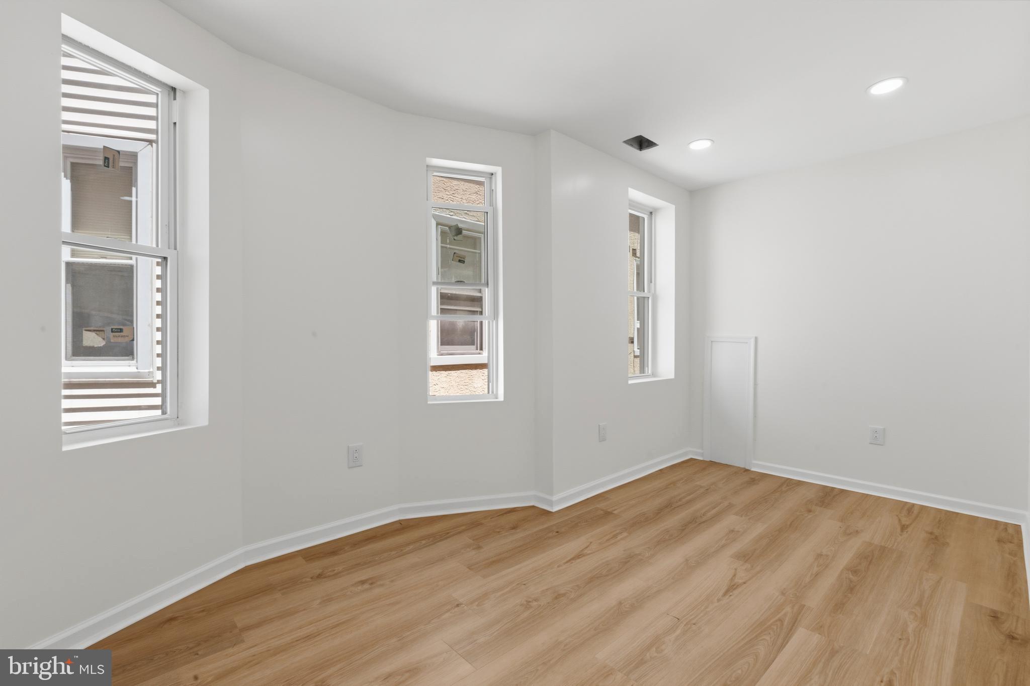 83 West Sharpnack Street Philadelphia, PA 19119 - Photo 32 of 38