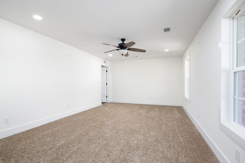 749 Lee Road Phenix City, AL 36870 - Photo 10 of 32 Gallery Image 10