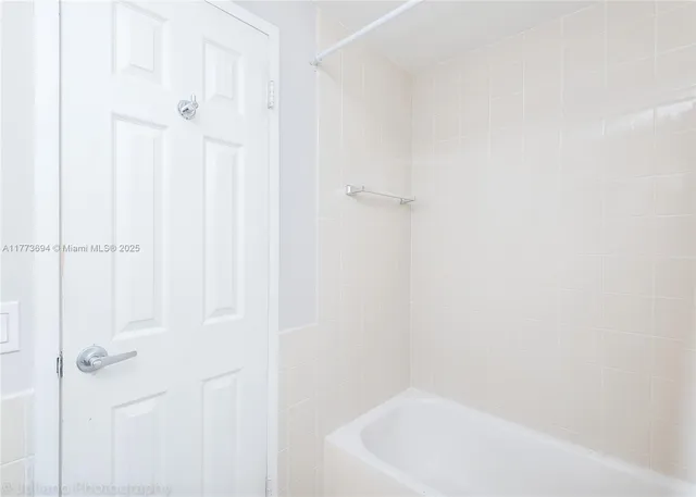 $3,000 | 3505 South Ocean Drive, Unit 504, Hollywood, FL 33019