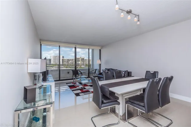 $3,000 | 3505 South Ocean Drive, Unit 504, Hollywood, FL 33019