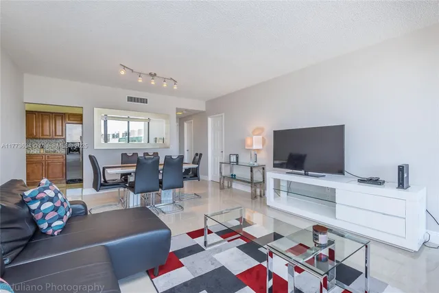 $3,000 | 3505 South Ocean Drive, Unit 504, Hollywood, FL 33019