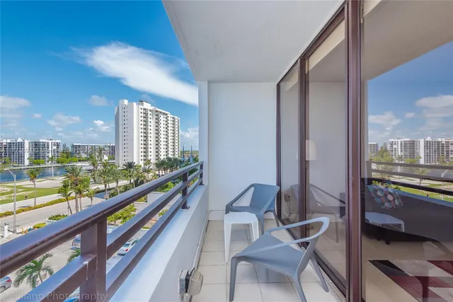 $3,000 | 3505 South Ocean Drive, Unit 504, Hollywood, FL 33019