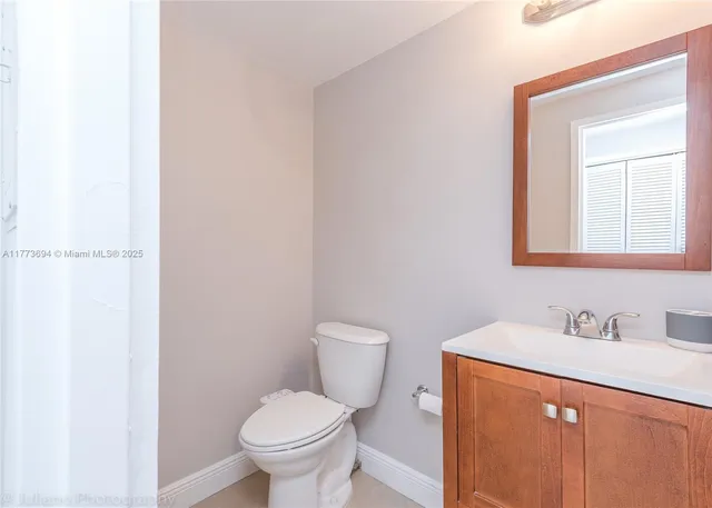 $3,000 | 3505 South Ocean Drive, Unit 504, Hollywood, FL 33019