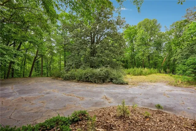 a view of a out area space