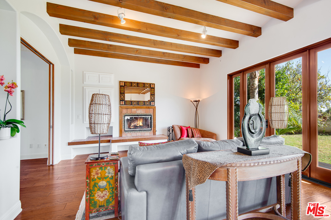 1912 Lookout Road Malibu, CA 90265 - Photo 4 of 43 Gallery Image 4