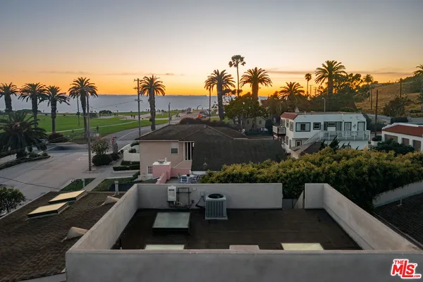 $4,595 | 728 West 37th Street, San Pedro, CA 90731