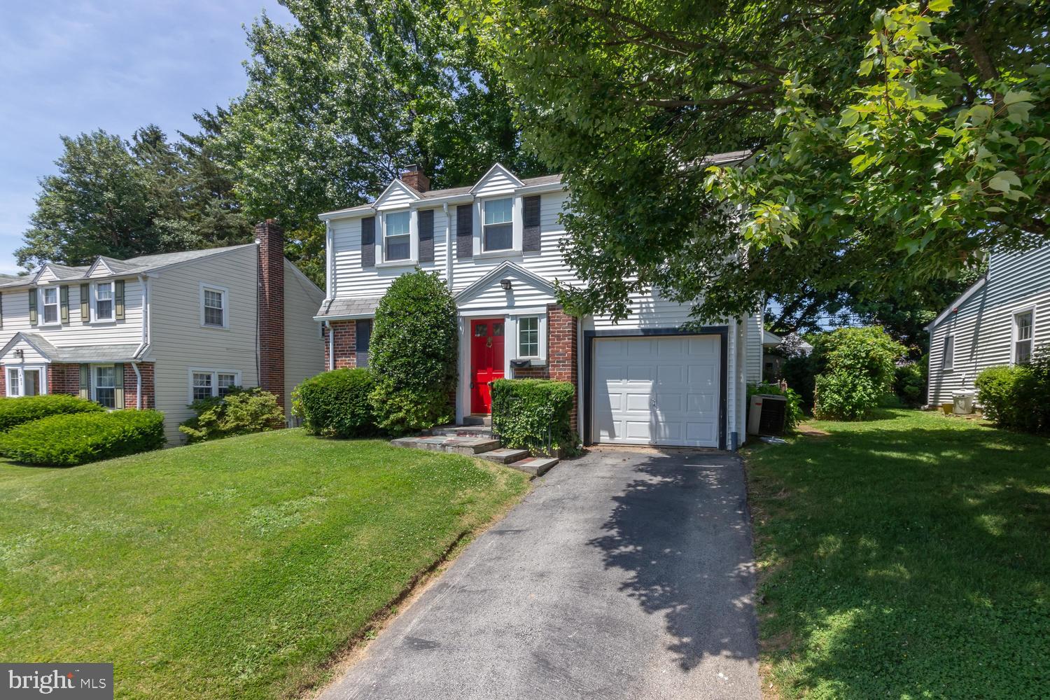 1424 Norman Road Havertown, PA 19083 - Photo 2 of 26