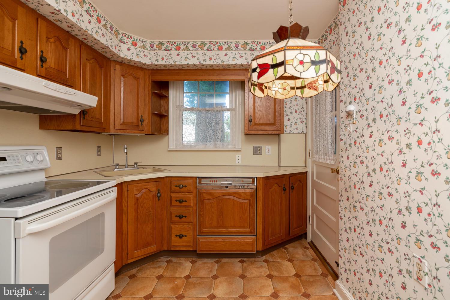 1424 Norman Road Havertown, PA 19083 - Photo 13 of 26