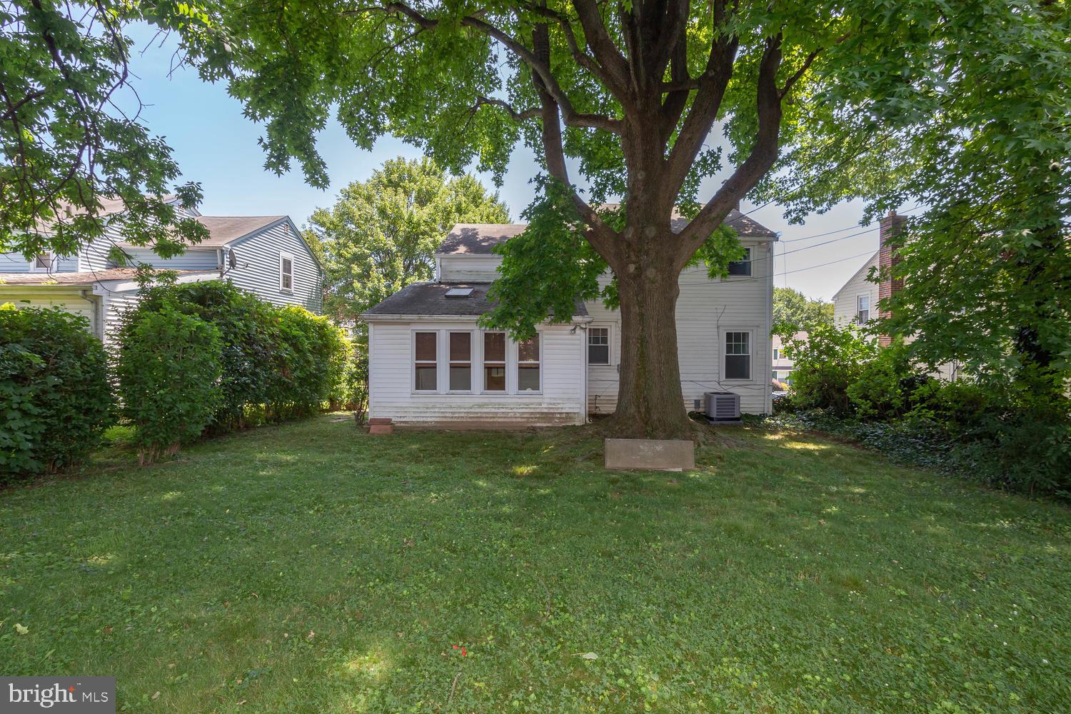 1424 Norman Road Havertown, PA 19083 - Photo 3 of 26