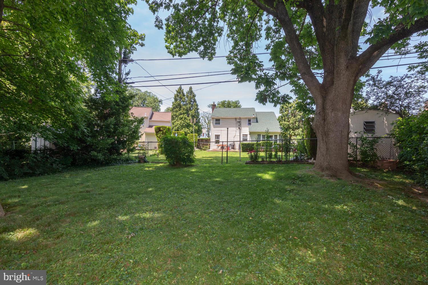 1424 Norman Road Havertown, PA 19083 - Photo 4 of 26