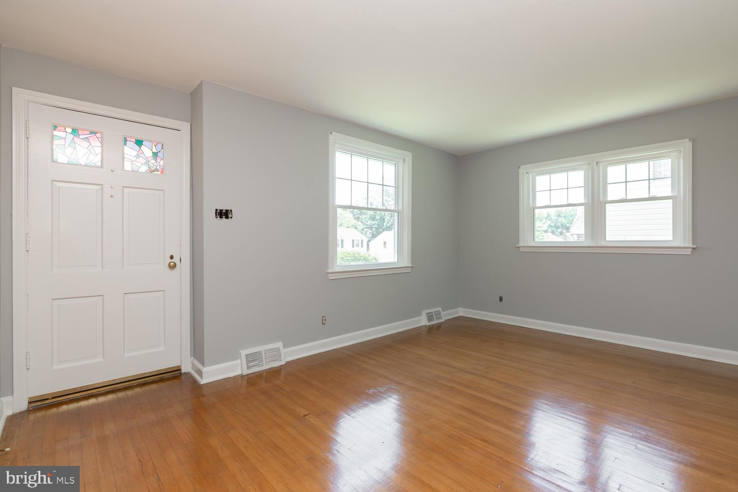 1424 Norman Road Havertown, PA 19083 - Photo 5 of 26