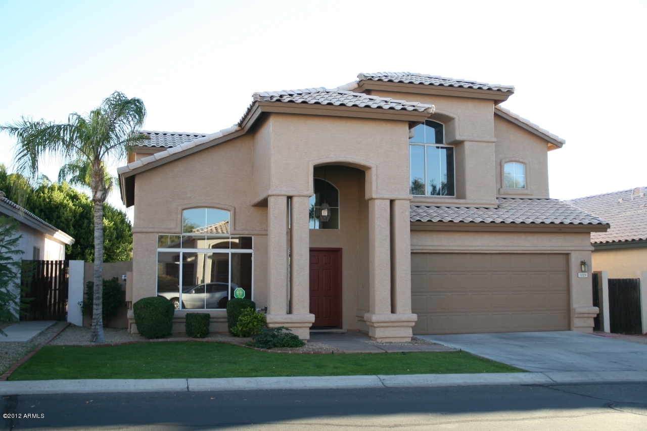 1229 East Redfield Road Phoenix, AZ 85022 - Photo 1 of 25 1229 E Redfield-front of house 1