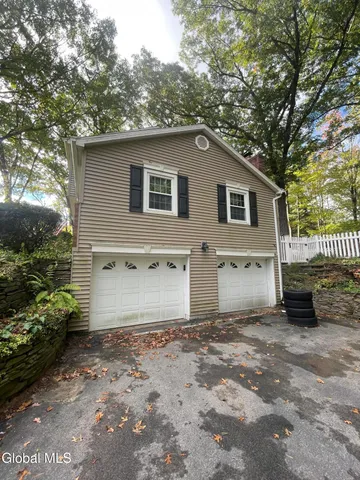 $2,900 | 13 Burning Bush Boulevard, Clifton Park, NY 12019