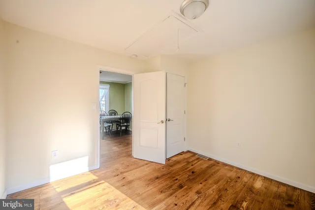a view of a bedroom and a natural light