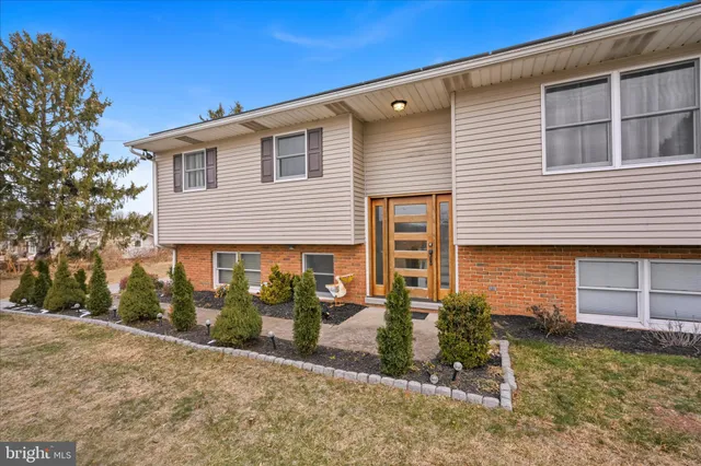 $375,000 | 1145 Highland Drive, Mechanicsburg, PA 17055