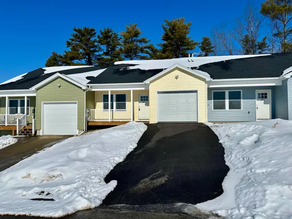 $290,000 | 29 Village Circle, Unit 2, Augusta, ME 04330