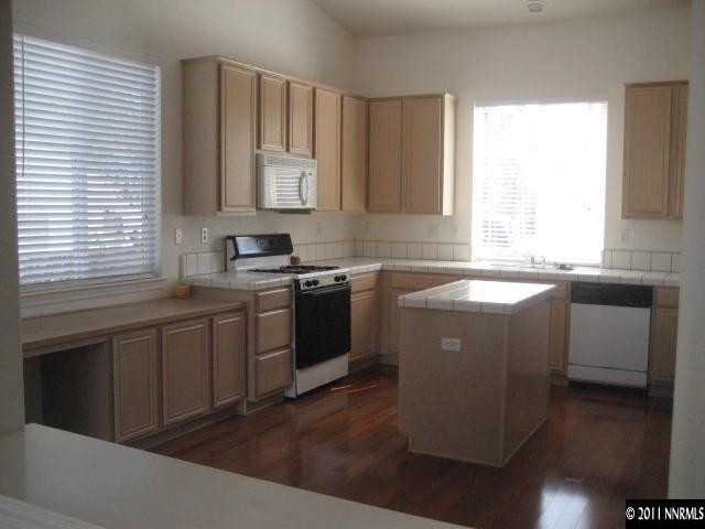 8755 Steelhead Court Reno, NV 89523 - Photo 4 of 13 Photo 4