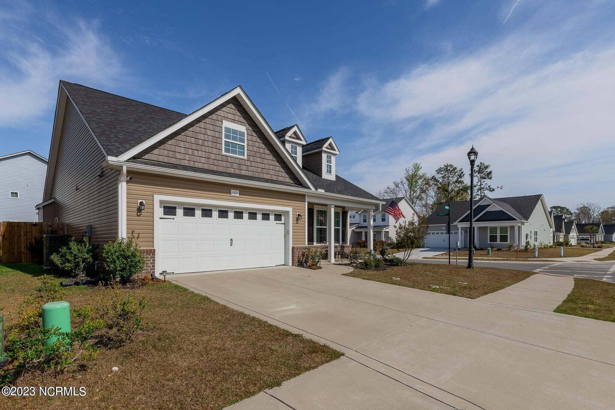 107 Violetear Ridge Hampstead, NC 28443 - Photo 3 of 38 20230318202425402907000000-o