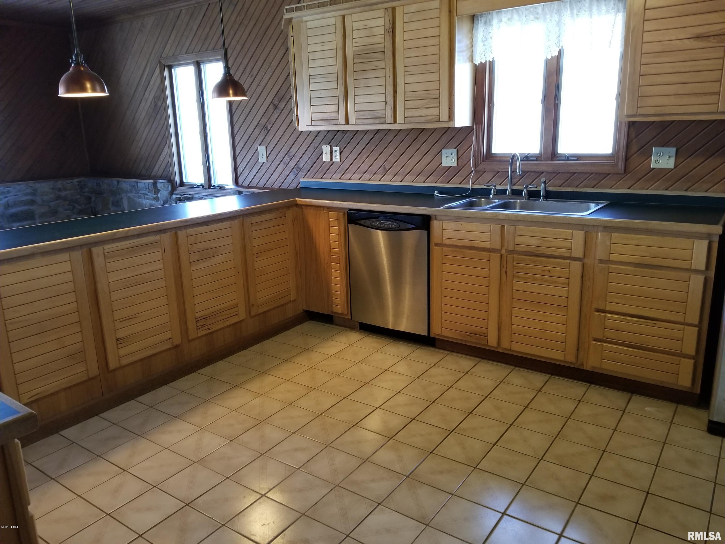 2553 Orchard Hill Road Murphysboro, IL 62966 - Photo 8 of 26 Gallery Image 8