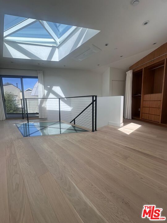 340 Indiana Avenue Venice, CA 90291 - Photo 20 of 20 a view of an empty room