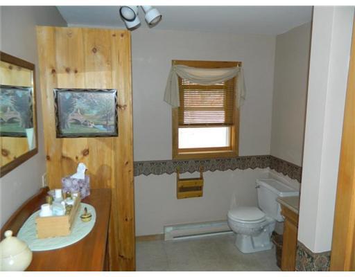 106 Beach Road Naples, ME 04055 - Photo 12 of 24 Bathroom.