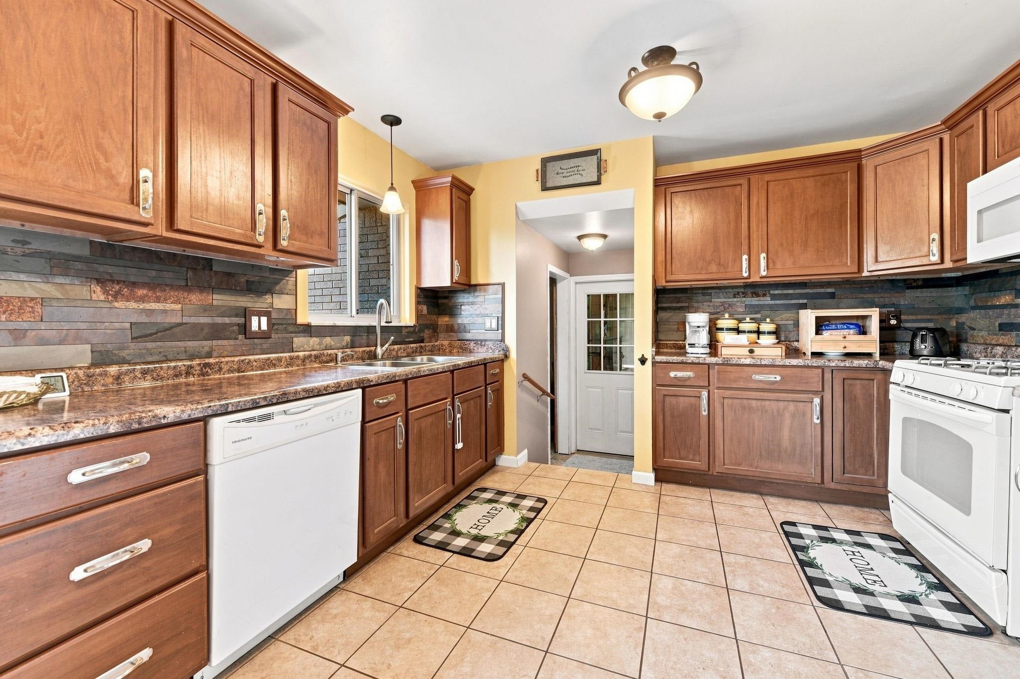 30301 Armada Ridge Road Richmond, MI 48062 - Photo 9 of 49 Gallery Image 9