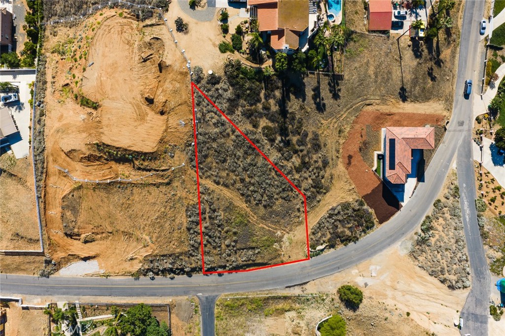 16527 Canyon Ridge Drive Riverside, CA 92503 - Photo 8 of 13