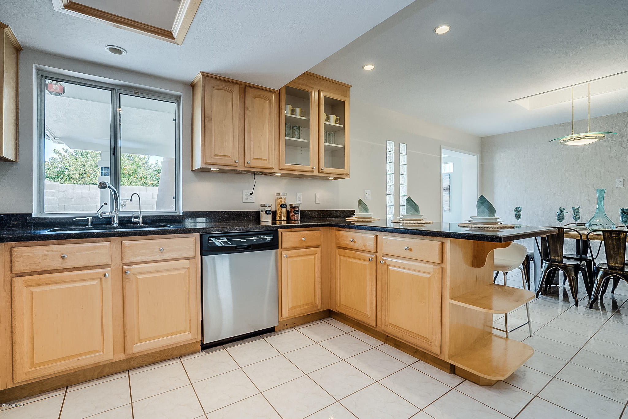 2872 East Cochise Road Phoenix, AZ 85028 - Photo 20 of 33 Kitchen