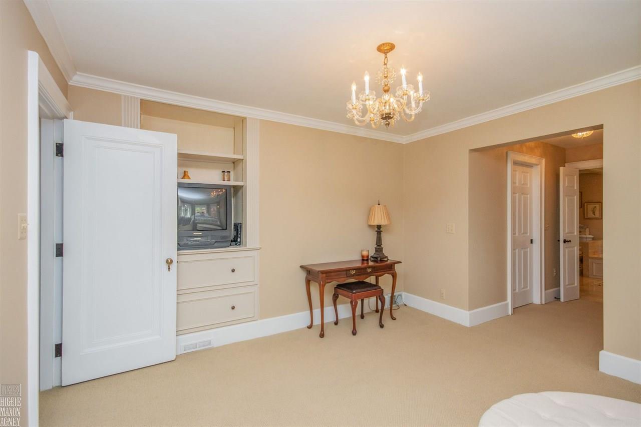 1015 Yorkshire Road Grosse Pointe, MI 48230 - Photo 25 of 40 31348089-24.JPG