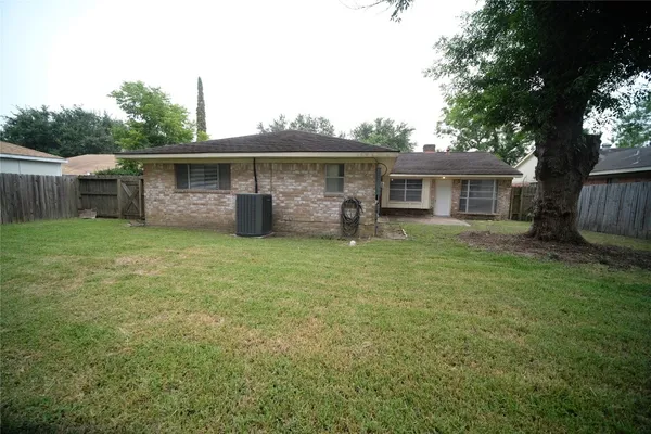 $299,000 | 12510 Shannon Hills Drive, Houston, TX 77099