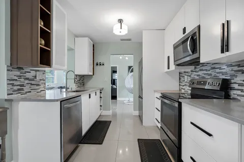 $399,000 | 7204 Northwest 71st Avenue, Tamarac, FL 33321