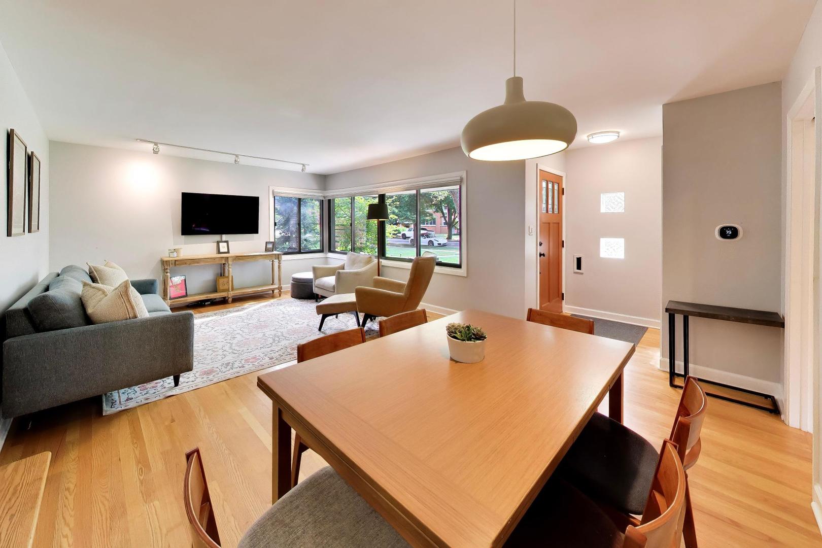 8835 Forestview Road Evanston, IL 60203 - Photo 10 of 44 Gallery Image 10
