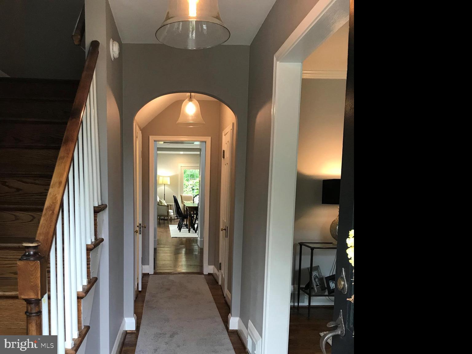 516 Wilton Road Towson, MD 21286 - Photo 3 of 43 Center hall